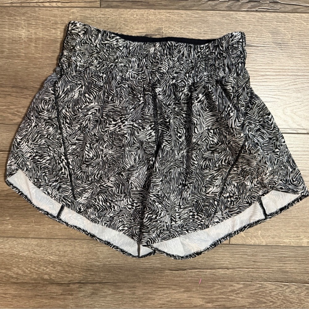Lululemon Hotty Hot Shorts Black White Zebra Athletic Women's Size 4